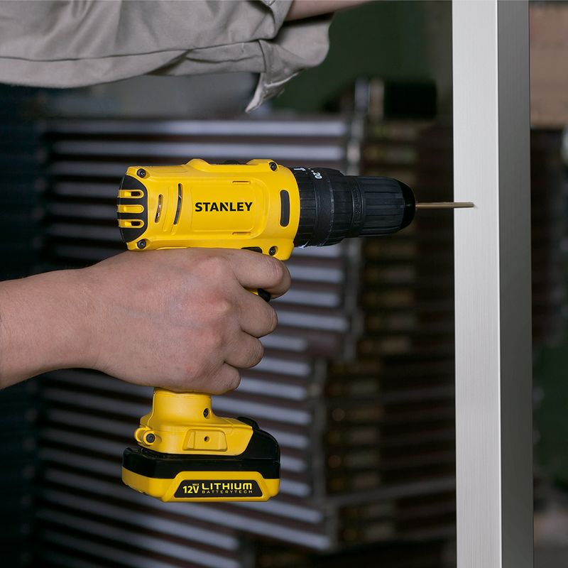 furadeira-de-impacto-e-parafusadeira-3-8-stanley-sch121s2k-br-12v-05