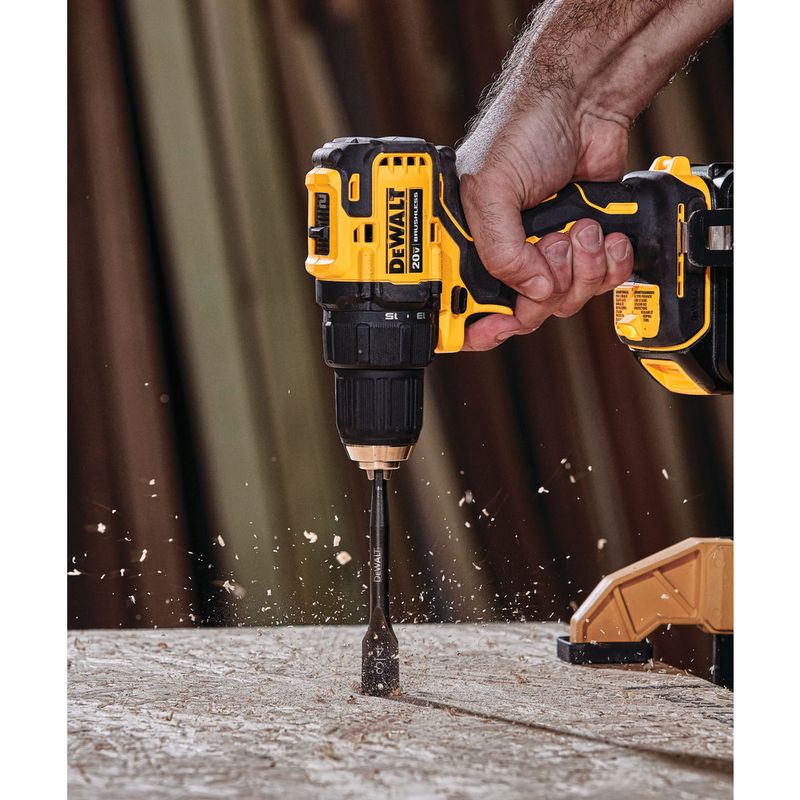 furadeira-e-parafusadeira-1-2-dewalt-dcd708d2-br-com-bateria-e-carregador-03