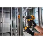 furadeira-e-parafusadeira-1-2-dewalt-dcd708d2-br-com-bateria-e-carregador-05