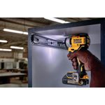 parafusadeira-de-impacto-1-4-dewalt-dcf809d2-br-com-bateria-e-carregador-05