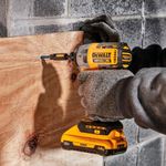 parafusadeira-de-impacto-1-4pol-dewalt-dcf887b-b3-sem-bateria-e-carregador-05
