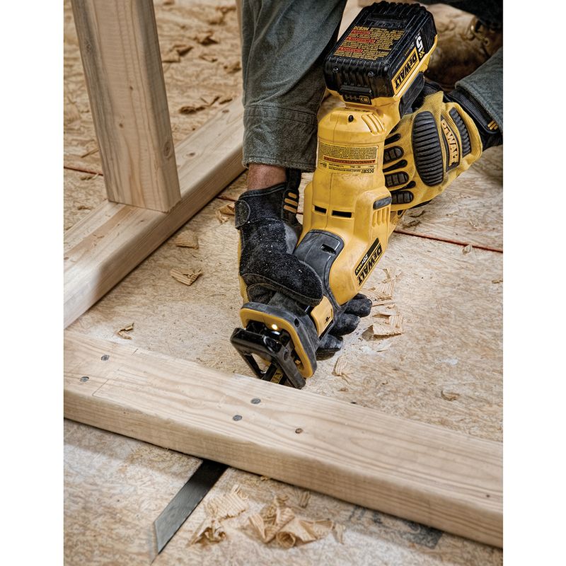 serra-sabre-compacta-dewalt-dcs387b-20v-sem-bateria-e-carregador-04