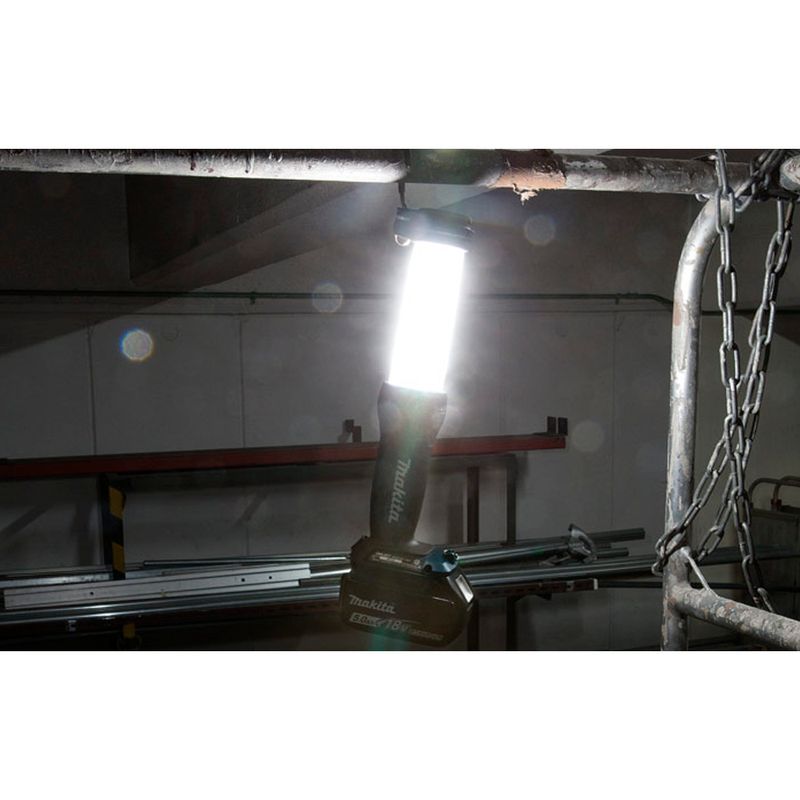lanterna-led-makita-dml807-a-bateria-18v-sem-bateria-e-carregador_04