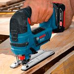 kit-serra-tico-tico-gst-18v-li-e-serra-circular-6-1-2pol-gks-18v-57-bosch-com-2-baterias-18v-4ah-carregador-e-bolsa-220v_08