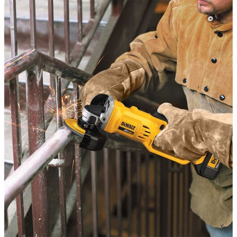 esmerilhadeira-angular-4-1-2pol-dewalt-20v-dcg412b-b2-sem-bateria-e-sem-carregador_02