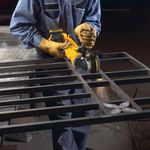 esmerilhadeira-angular-4-1-2pol-dewalt-20v-dcg412b-b2-sem-bateria-e-sem-carregador_04