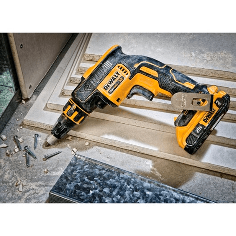 parafusadeira-drywall-brushless-20v-dewalt-com-2-baterias-carregador-e-bolsa_02