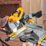 serra-meia-esquadria-12pol-dewalt-dws780-1675w_08