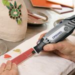 micro-retifica-dremel-3000-com-2-acoplamentos-e-30-acessorios_03