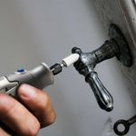 micro-retifica-dremel-3000-com-2-acoplamentos-e-30-acessorios_06
