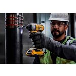 parafusadeira-e-furadeira-de-impacto-1-4-pol-dewalt-dcf7871d2-br-20v_04