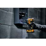 parafusadeira-e-furadeira-de-impacto-1-4-pol-dewalt-dcf7871d2-br-20v_05