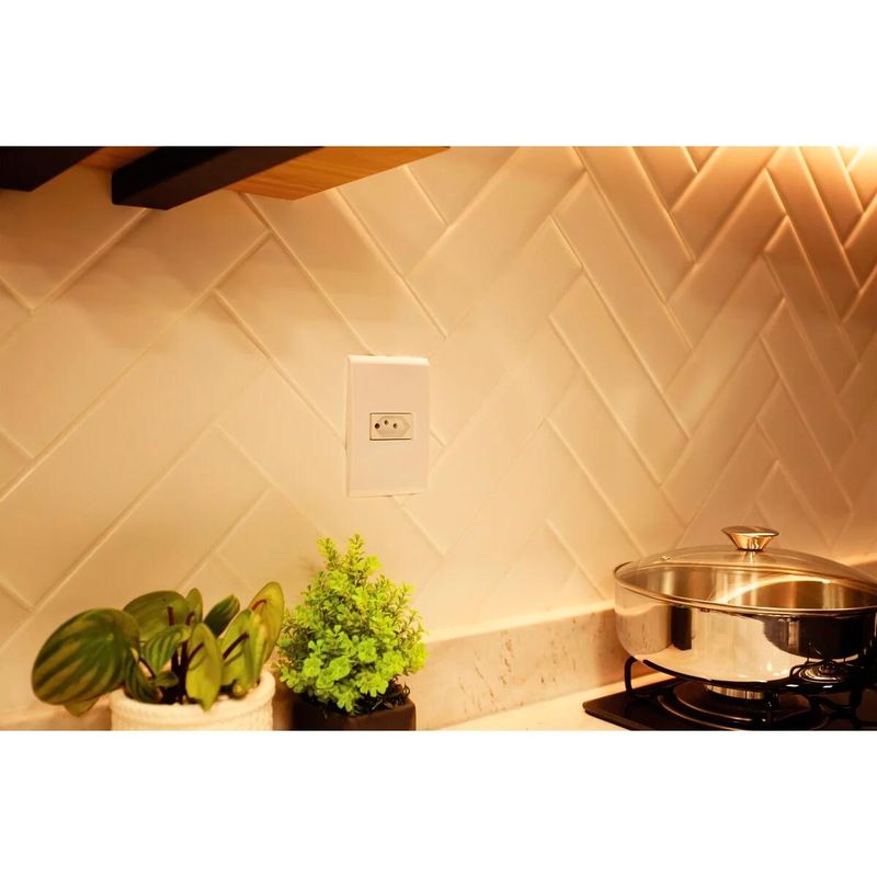 conjunto-montado-4x2-1-tomada-2p-t-20a-250v-liz-tramontina-branco_03