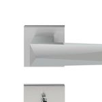 fechadura-zamac-banheiro-roseta-quadrada-ascot-pado-cromo-acetinado_03