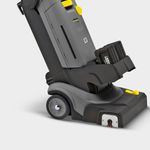 lavadora-e-secadora-de-pisos-karcher-br-30-4-c_04