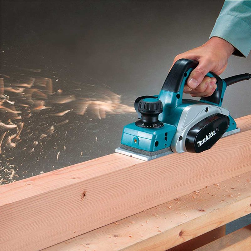 plaina-eletrica-3-1-4-pol-makita-kp0800-620w_08