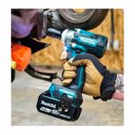 chave-de-impacto-1-2-dtw300rtj-com-carregador-e-2-baterias-5-0ah-makita_04.jpg