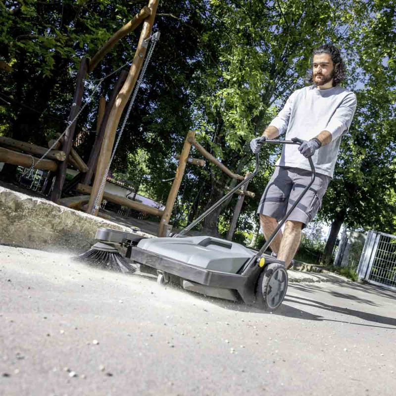 varredeira-manual-karcher-km-70-15_06.jpg
