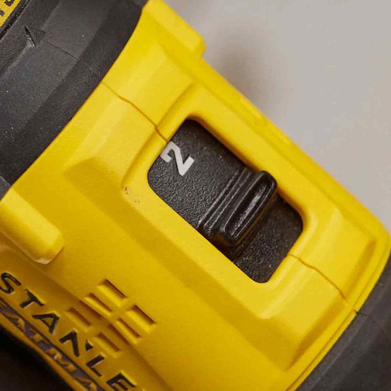 furadeira-parafusadeira-1-2-pol-sbd710b-stanley-sem-bateria-e-carregador_06.jpg