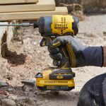parafusadeira-de-impacto-1-4-pol-sbi810-stanley-com-2-baterias-carregador-e-maleta_07.jpg