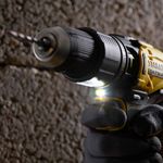parafusadeira-furadeira-impacto-1-2-pol-sbd711-stanley_04.jpg
